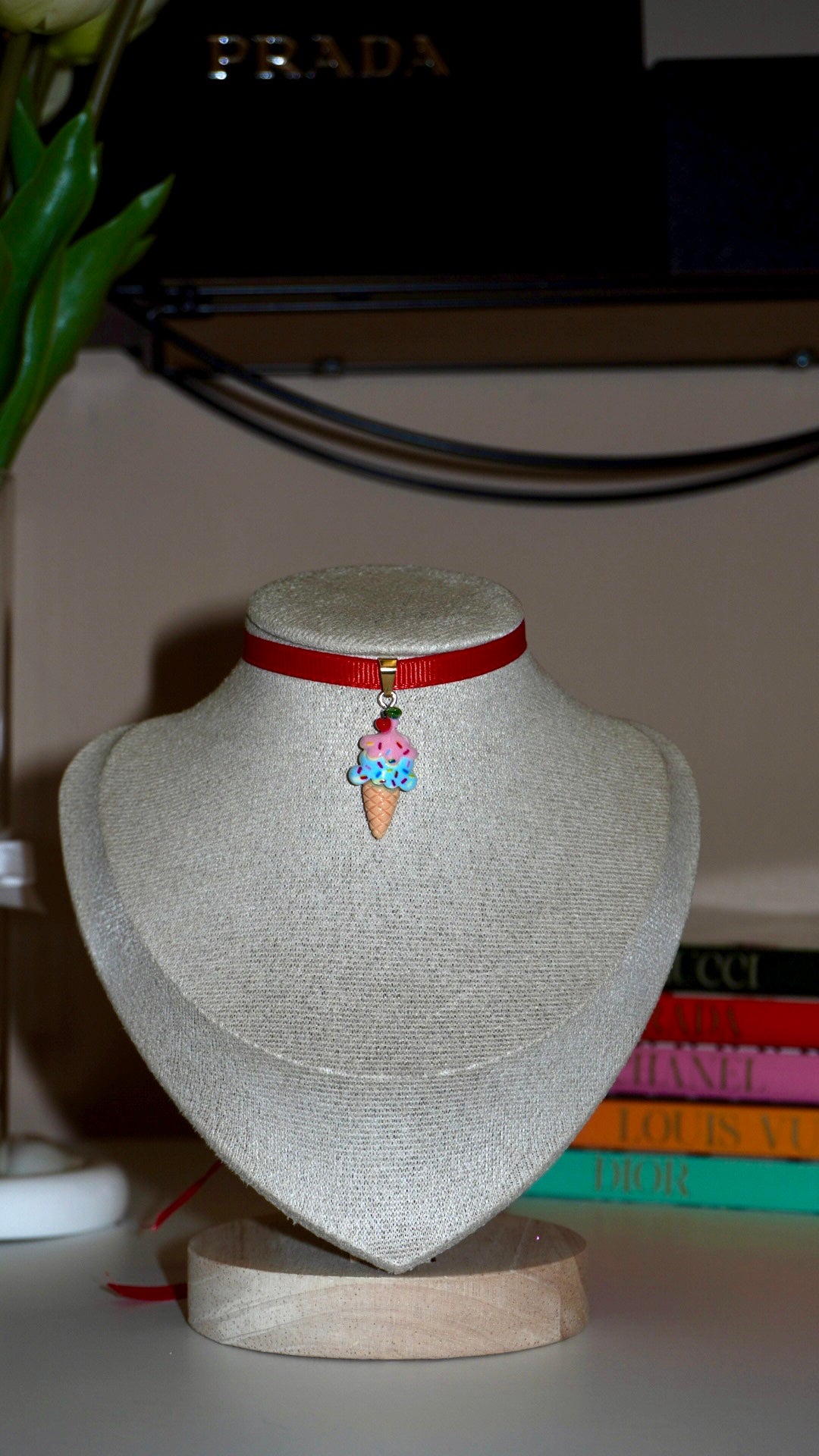 Chocker ice cream red