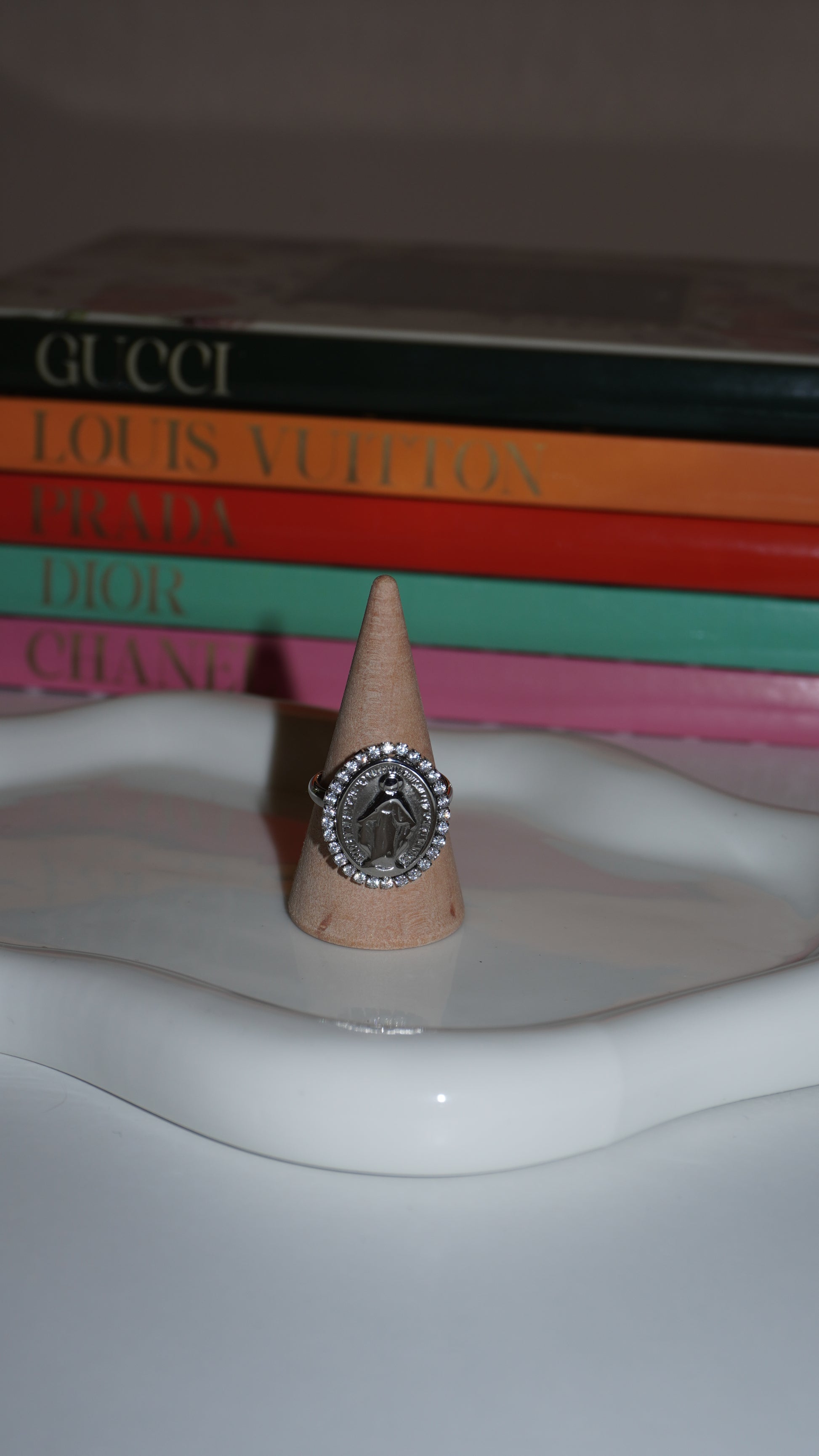 Anello Madonna Elizabeth