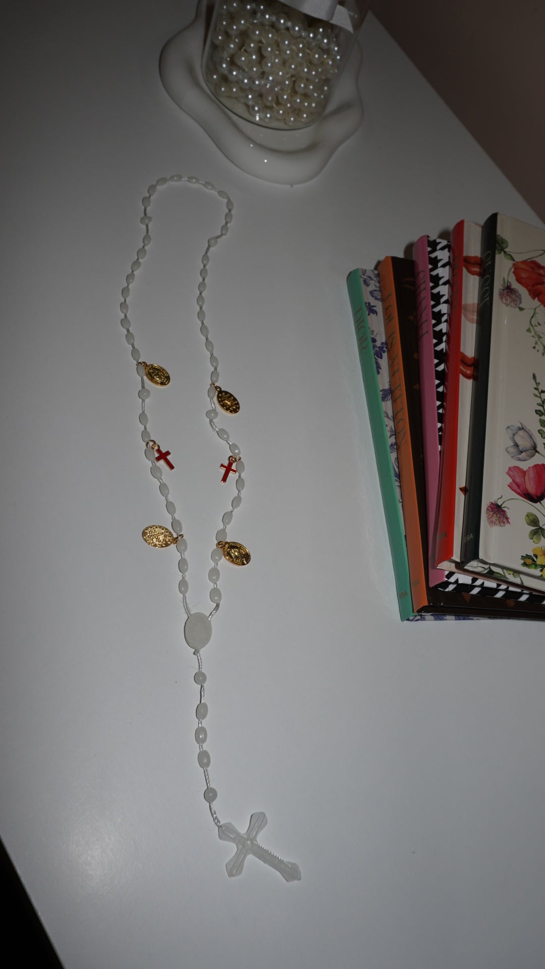 Collana Rosario white