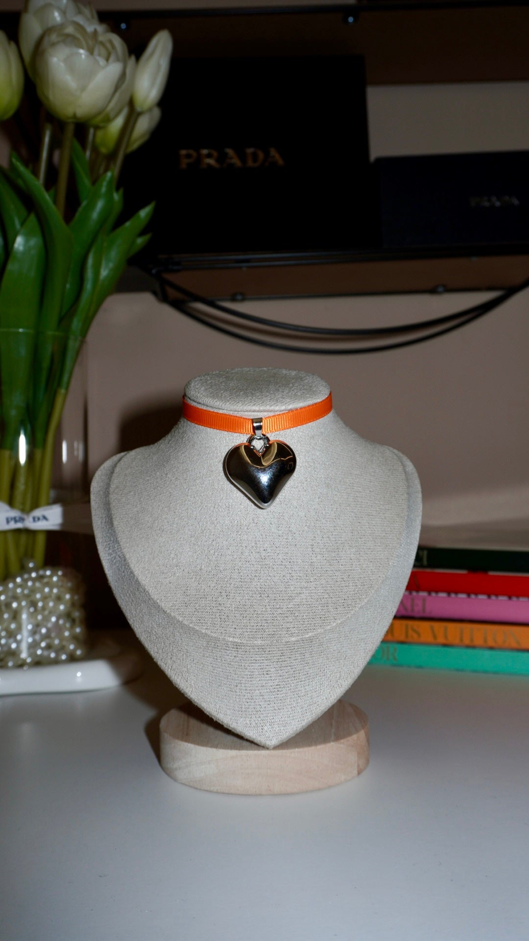 Chocker Orange Twila