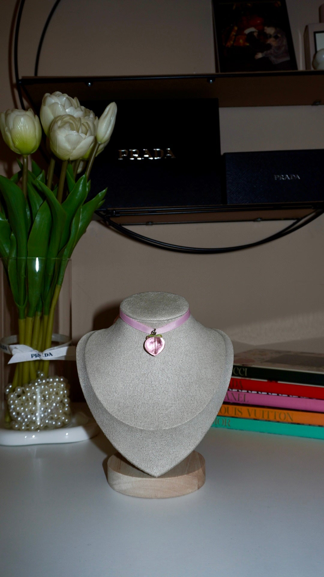 Chocker peach